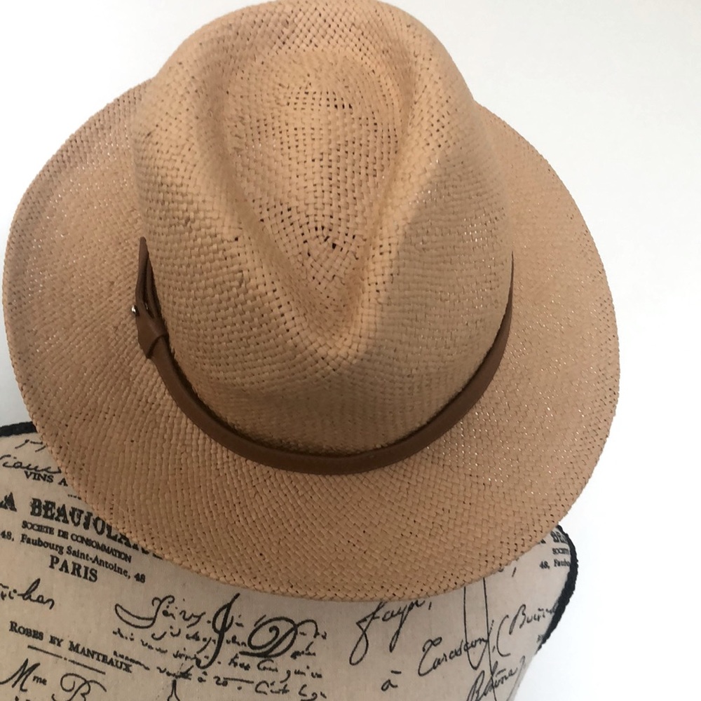 Banana Republic Women’s Straw Fedora.